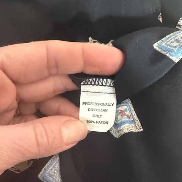 RIKI Vest with Teapot Pattern – Made in USA, Size Medium. - Picture 4 of 7